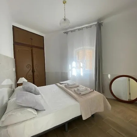 Casa Galeria De Aljibes * טולדו